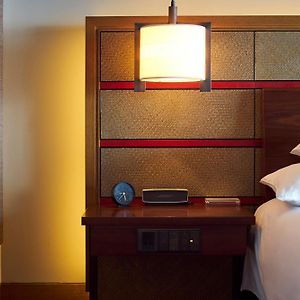 2 Twin Beds